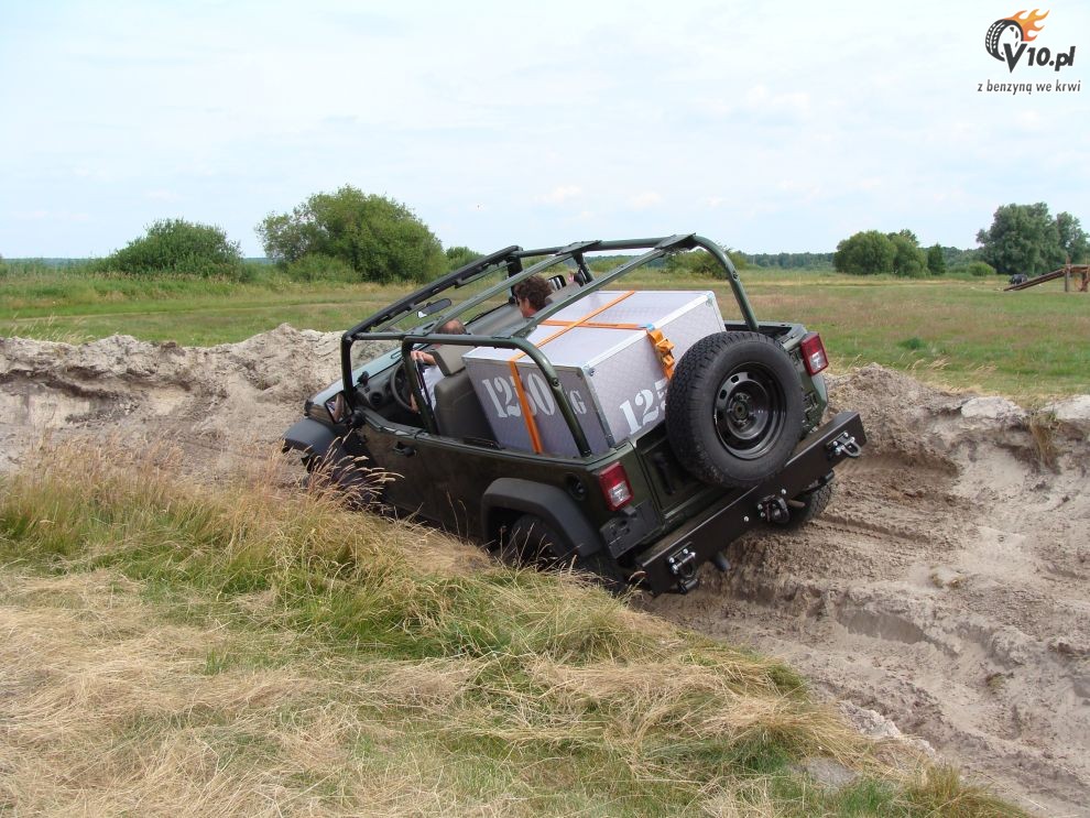 Jeep J8