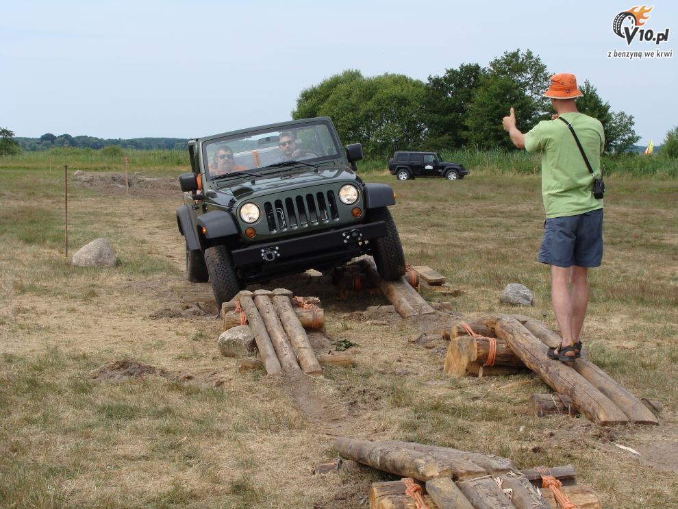 Jeep J8