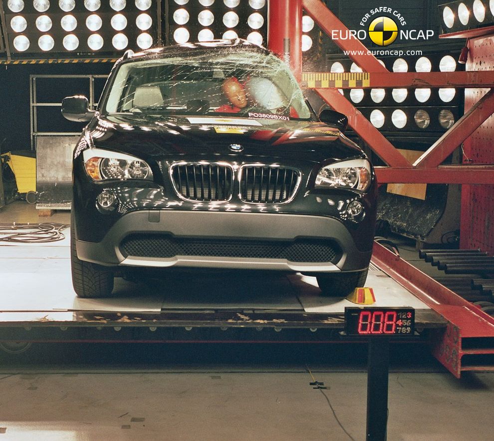 Nowe BMW X1 - test zderzeniowy EuroNCAP