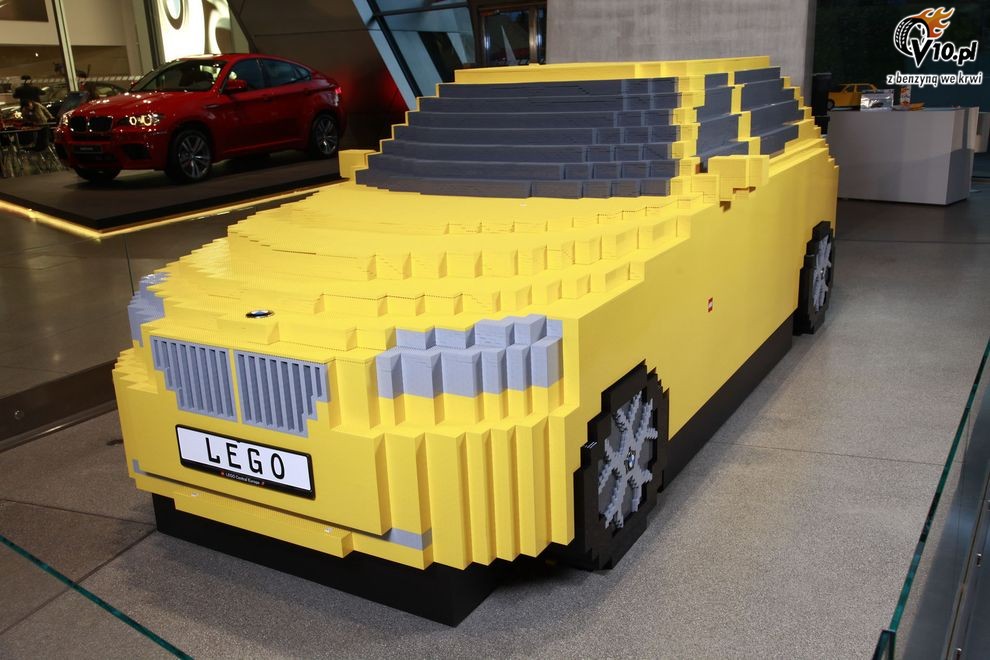 BMW X1 z klockw LEGO