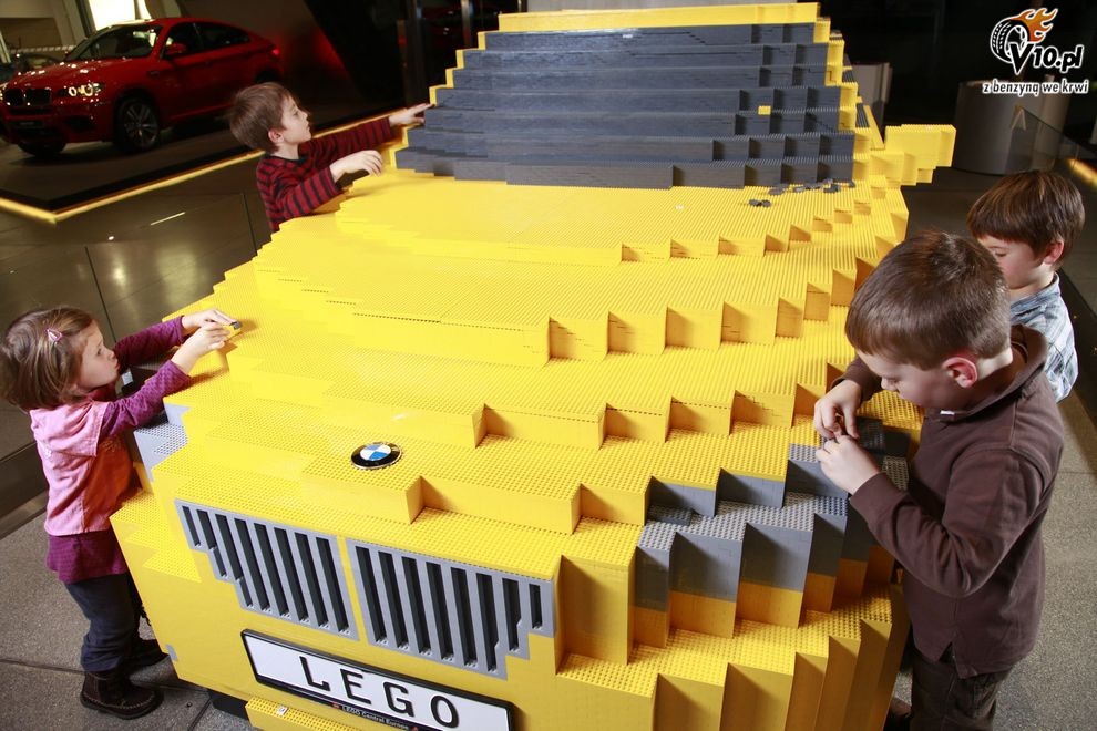 BMW X1 z klockw LEGO