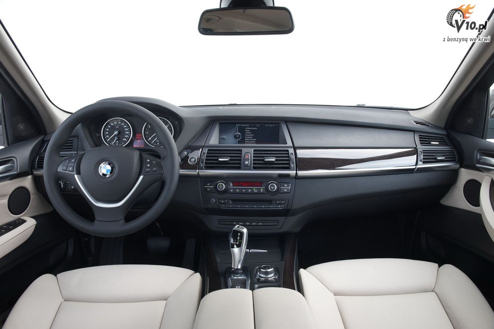 Nowe BMW X5 xDrive50i po face liftingu