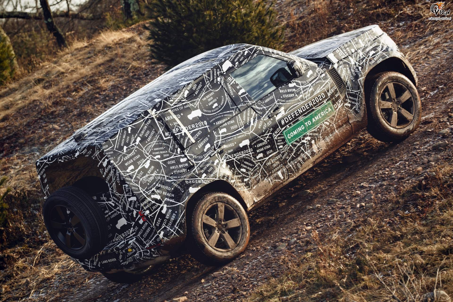 Nowy Land Rover Defender
