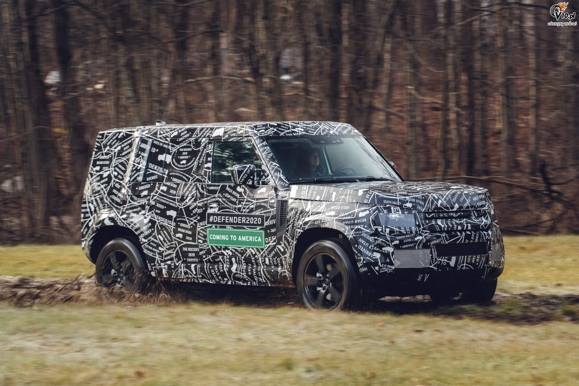 Nowy Land Rover Defender