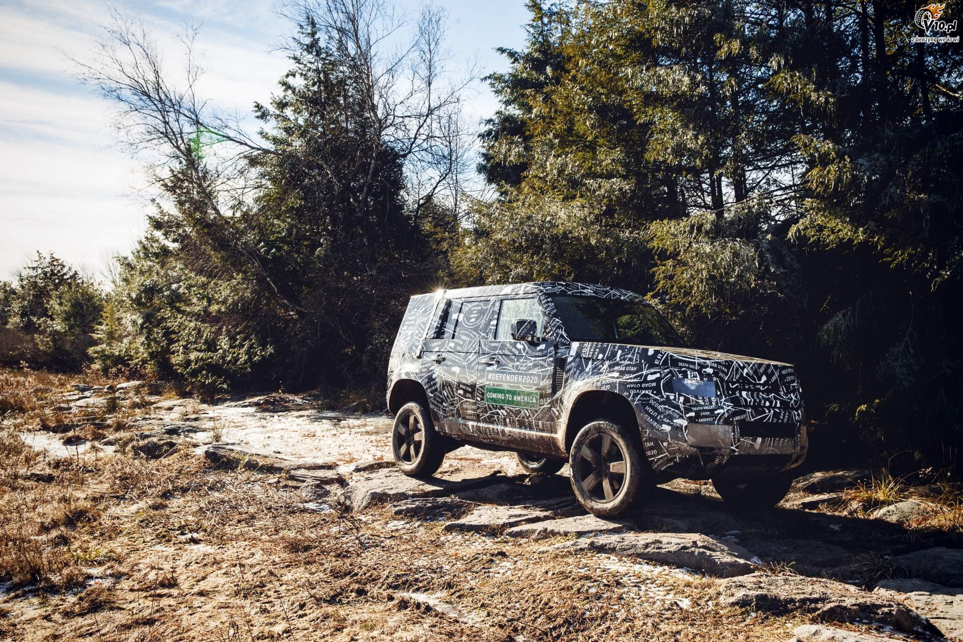 Nowy Land Rover Defender