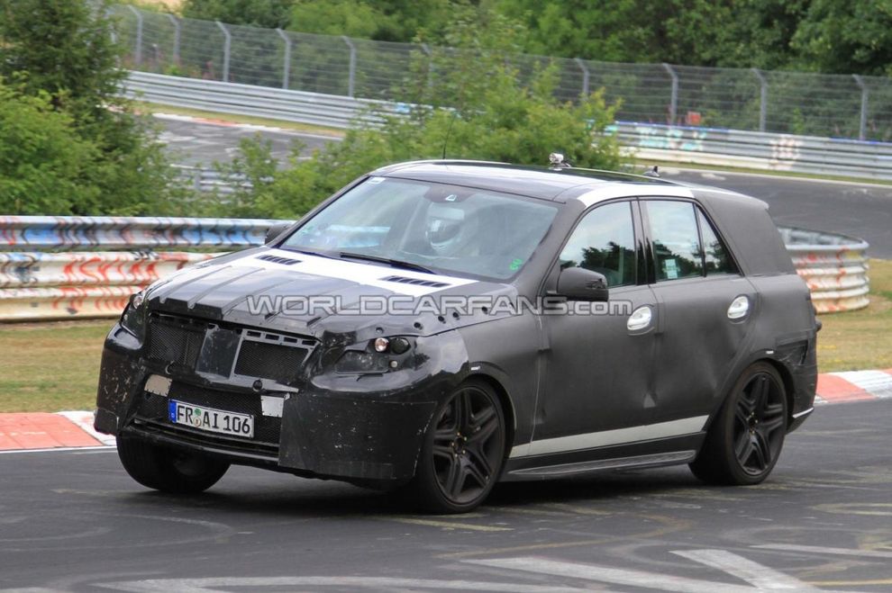 Nowy Mercedes ML63 AMG 2011 - zdjcie szpiegowskie