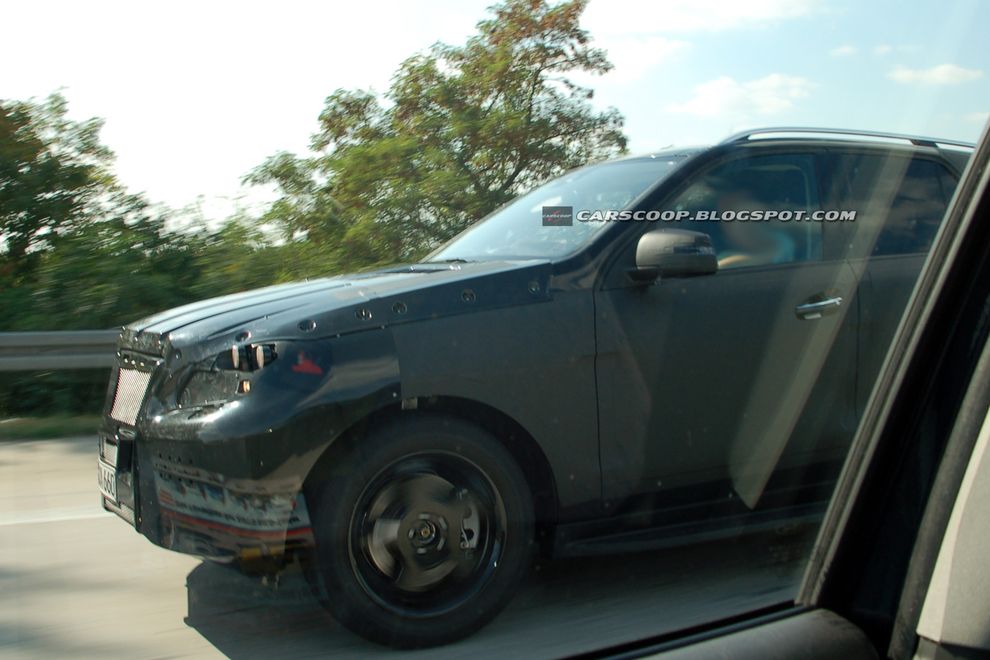 Nowy Mercedes ML 2012 - zdjcie szpiegowskie