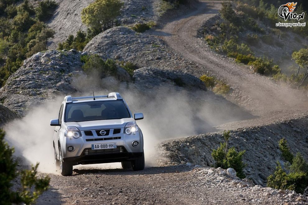 Nowy Nissan X-Trail 2010 po face liftingu - wersja europejska