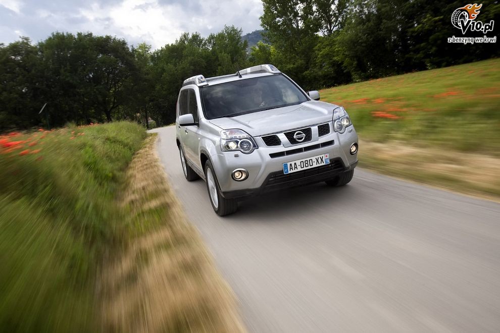 Nowy Nissan X-Trail 2010 po face liftingu - wersja europejska