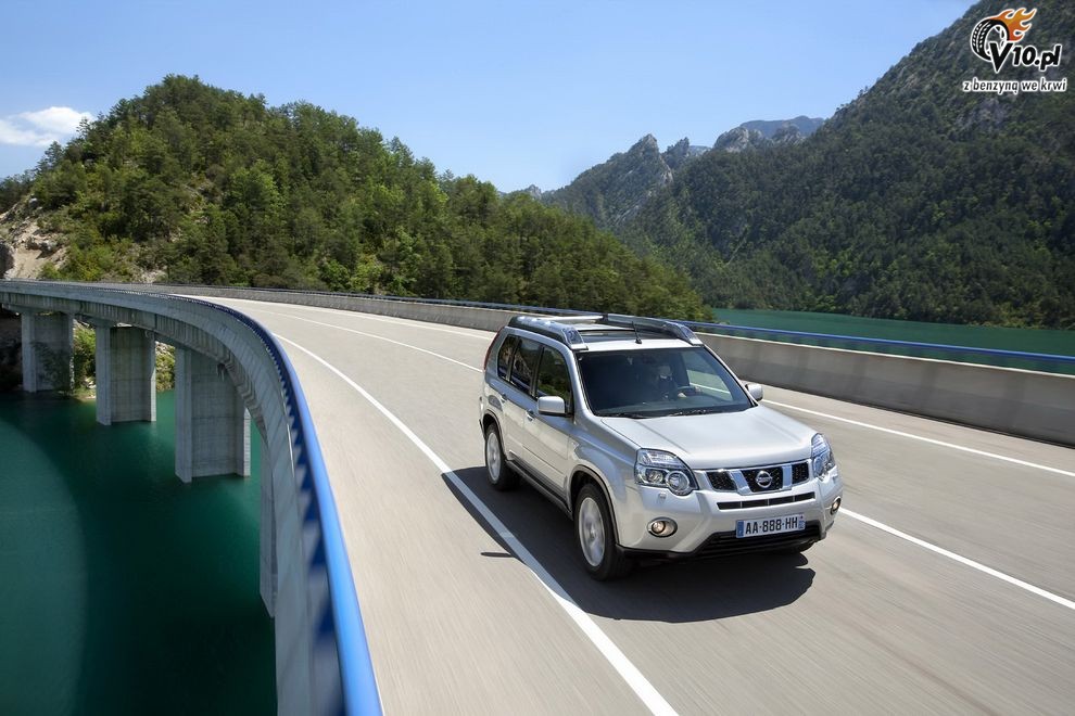 Nowy Nissan X-Trail 2010 po face liftingu - wersja europejska