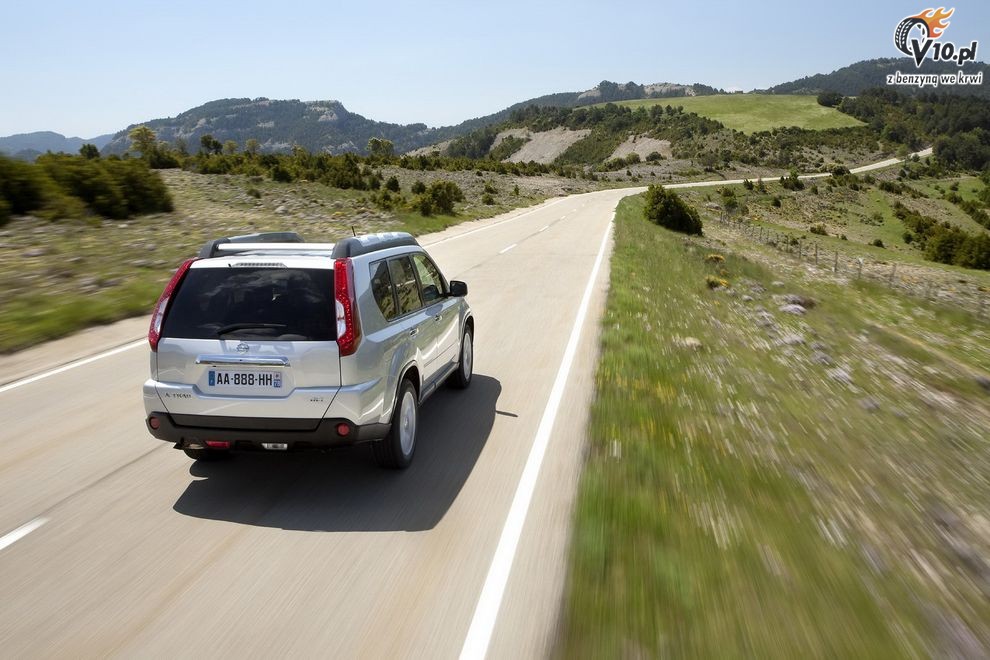 Nowy Nissan X-Trail 2010 po face liftingu - wersja europejska