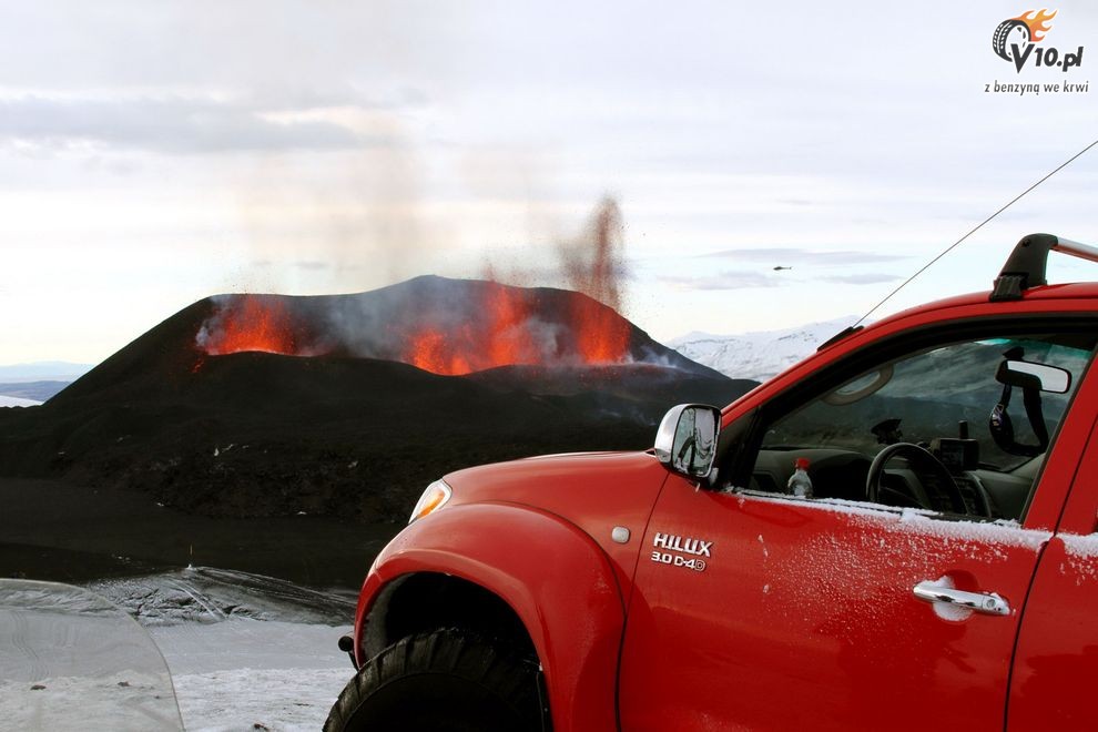 Toyota Hilux przy wulkanie Eyjafallajokull