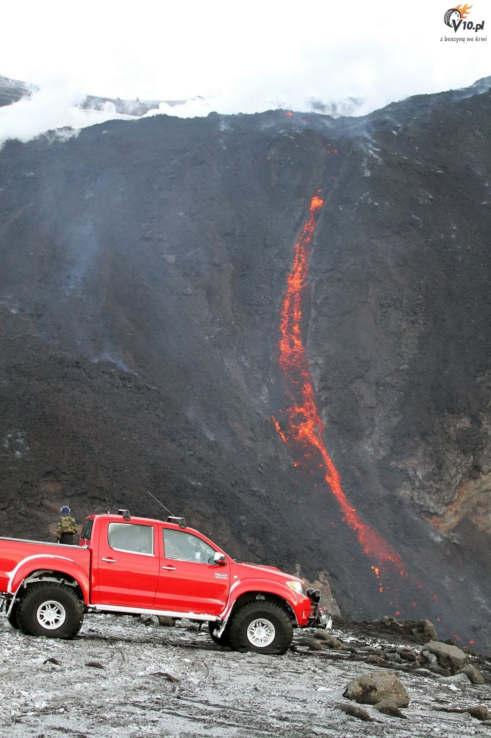 Toyota Hilux przy wulkanie Eyjafallajokull