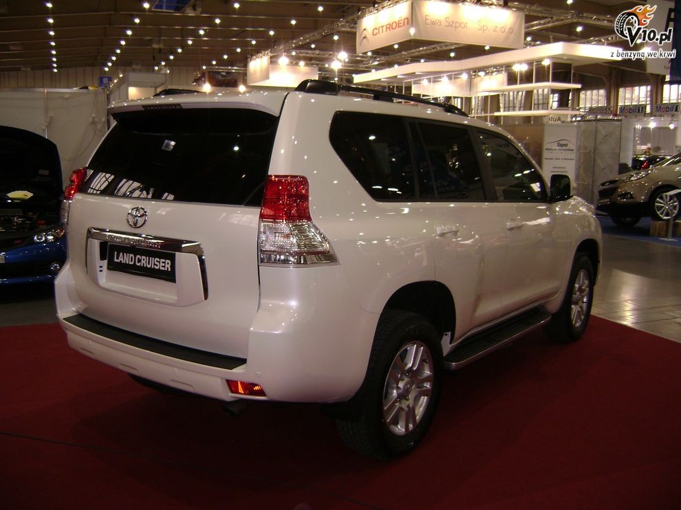 Nowa Toyota Land Cruiser 150 - Pozna Motor show 2010