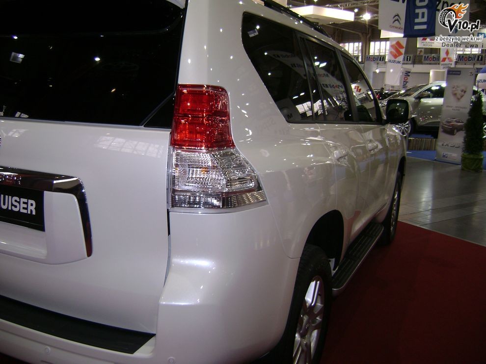 Nowa Toyota Land Cruiser 150 - Pozna Motor show 2010