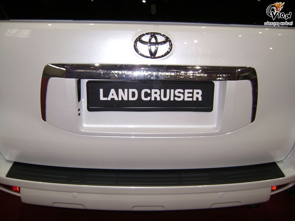 Nowa Toyota Land Cruiser 150 - Pozna Motor show 2010