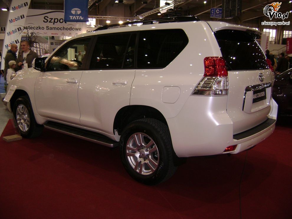 Nowa Toyota Land Cruiser 150 - Pozna Motor show 2010