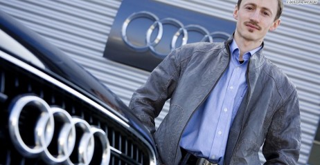 Adam Maysz obok Audi Q7