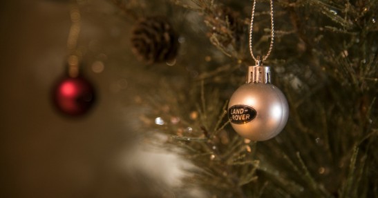 Świąteczna chatka Land Rovera