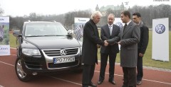 Leo Beenhakker i jego VW Touareg