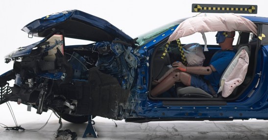 Chevrolet Camaro 2016 crash test