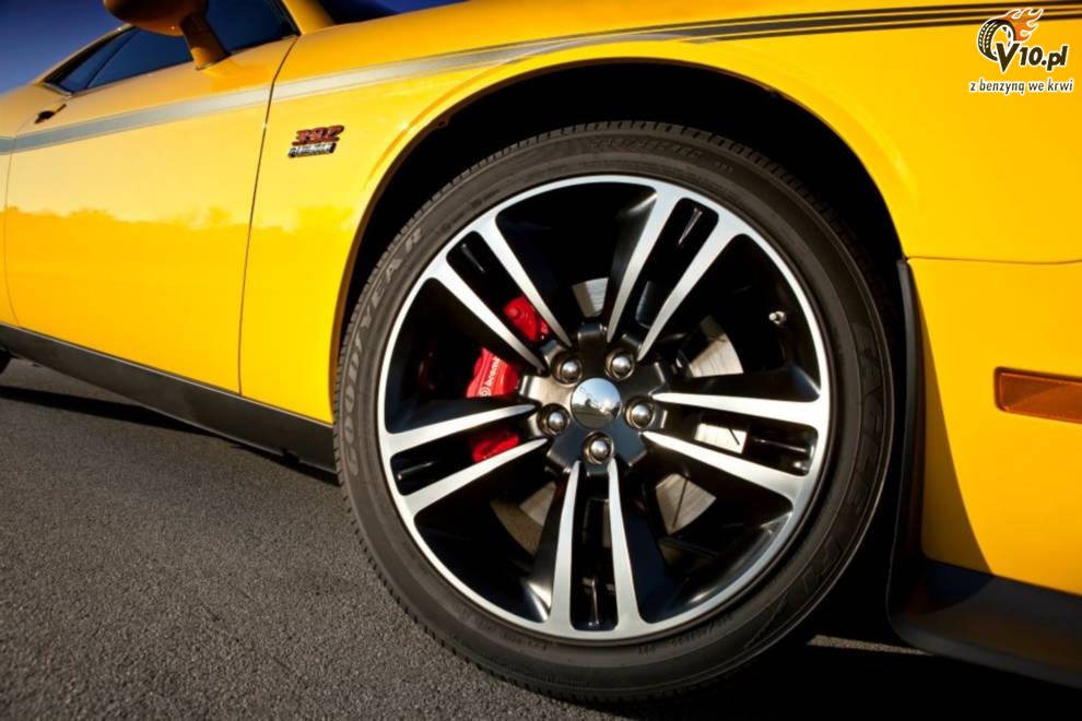 Dodge Challenger SRT8 Yellow Jacket