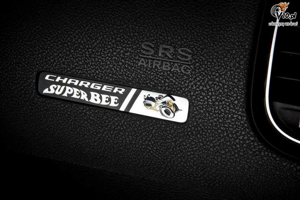 Dodge Charger SRT8 Super Bee 2012