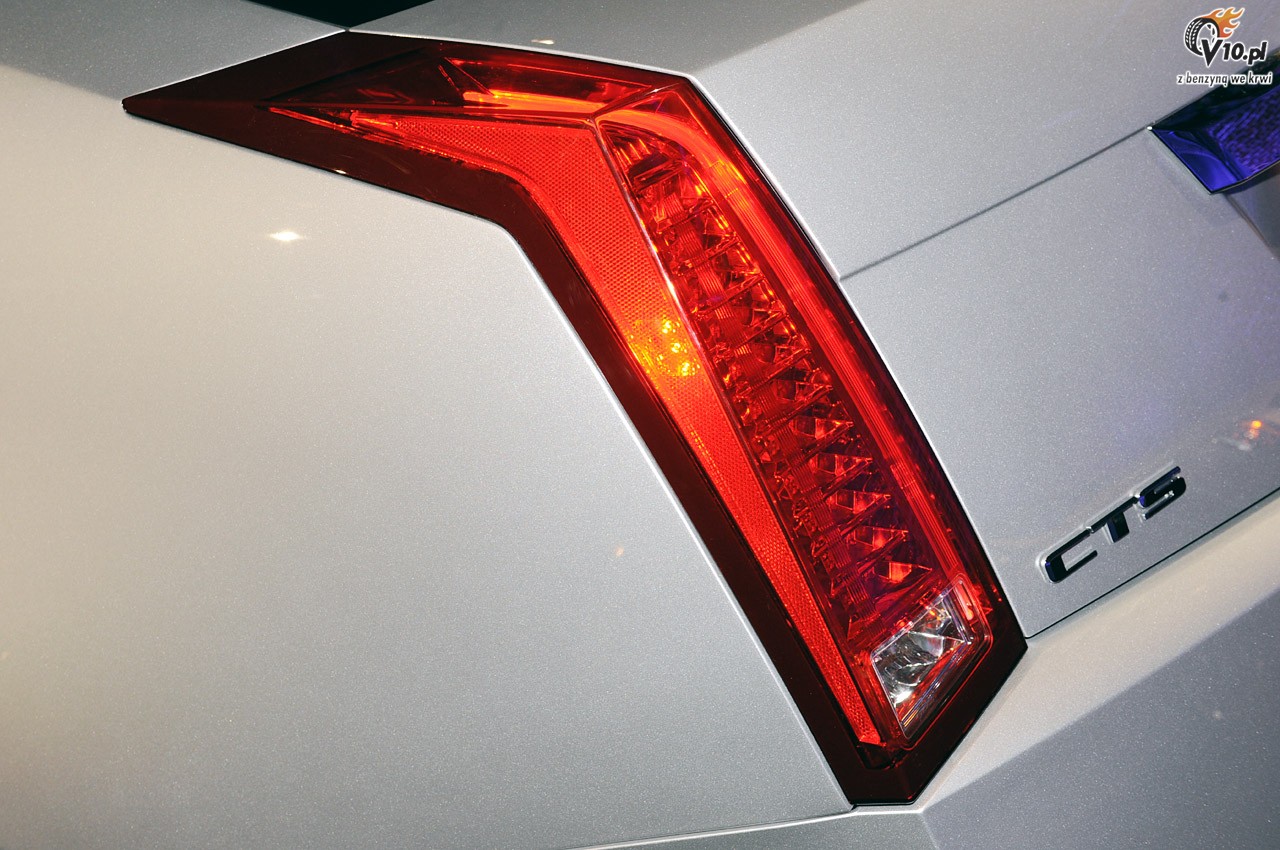 Cadillac CTS Coupe model 2011