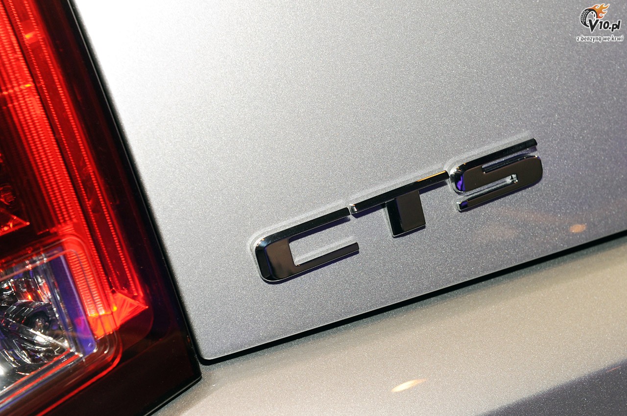 Cadillac CTS Coupe model 2011