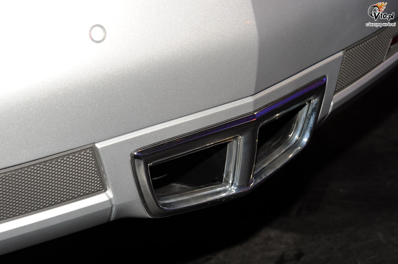 Cadillac CTS Coupe model 2011