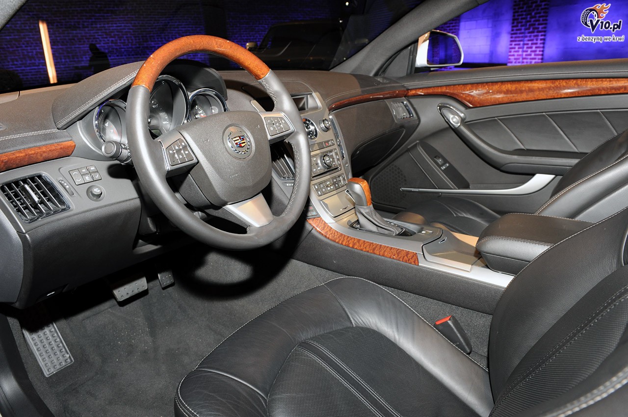 Cadillac CTS Coupe model 2011
