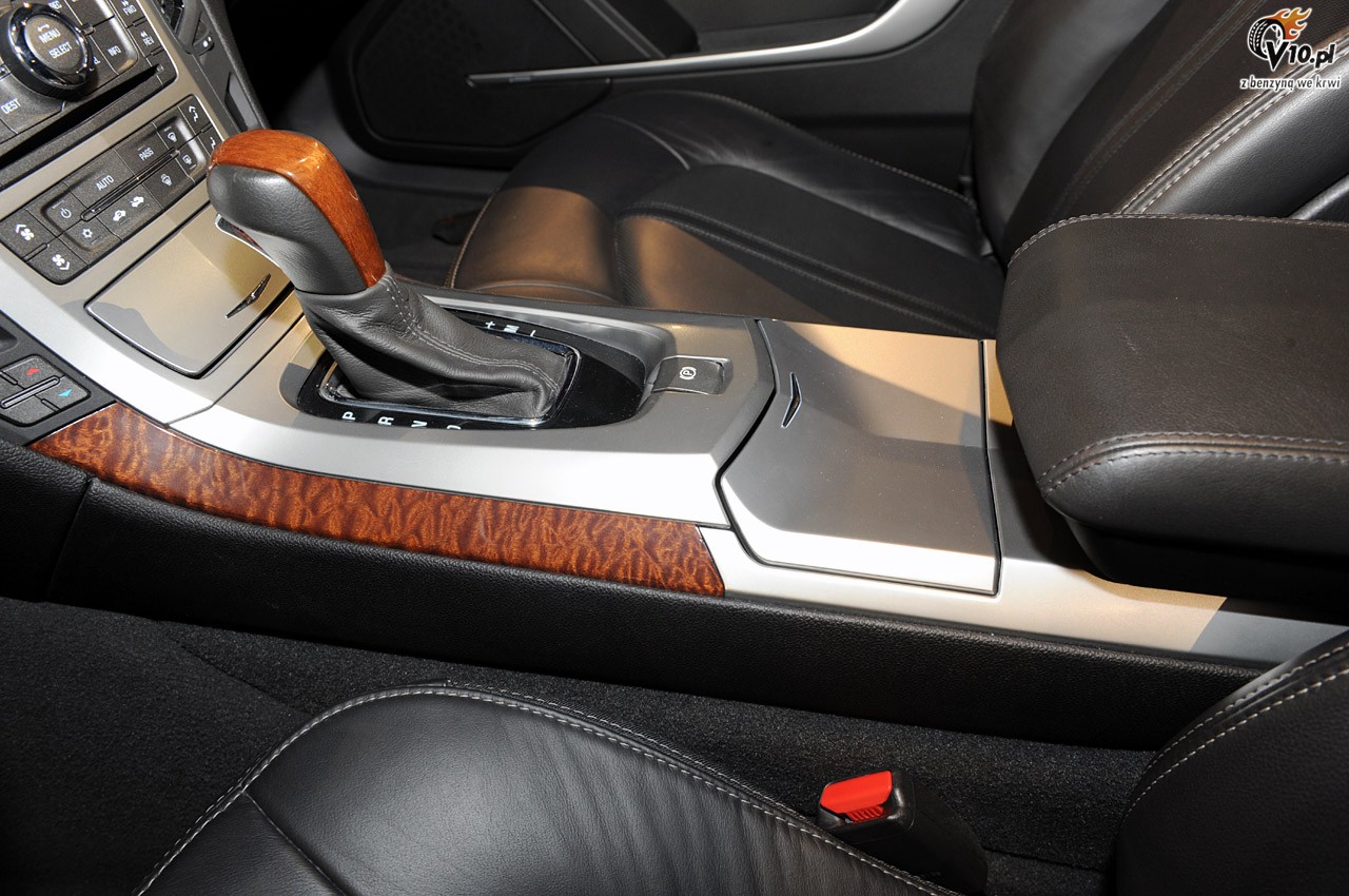 Cadillac CTS Coupe model 2011