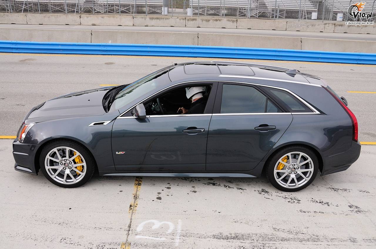 Cadillac CTS-V Wagon model 2011