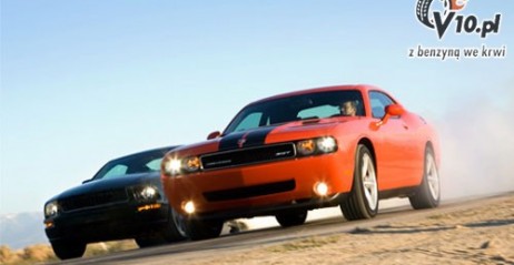 Challenger Mustang