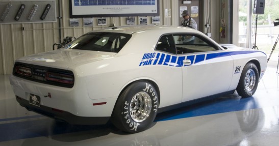 Nowy Dodge Challenger Drag Pak - ćwierć mili w 8 sekund