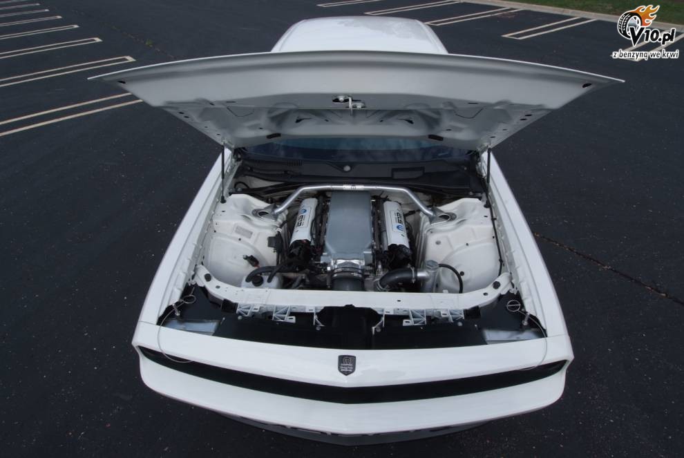Mopar Challenger V10