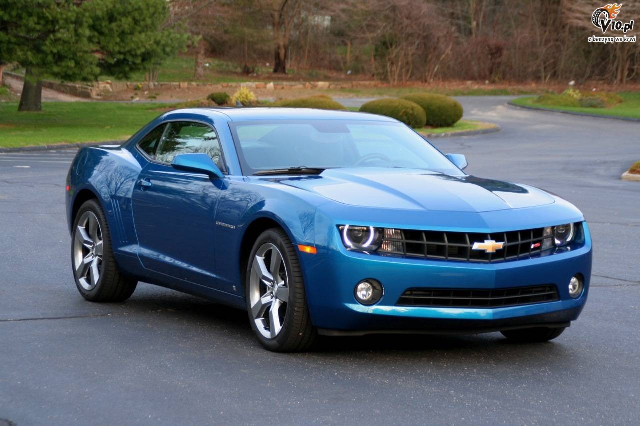 Ford Mustang V6 vs Chevrolet Camaro V6