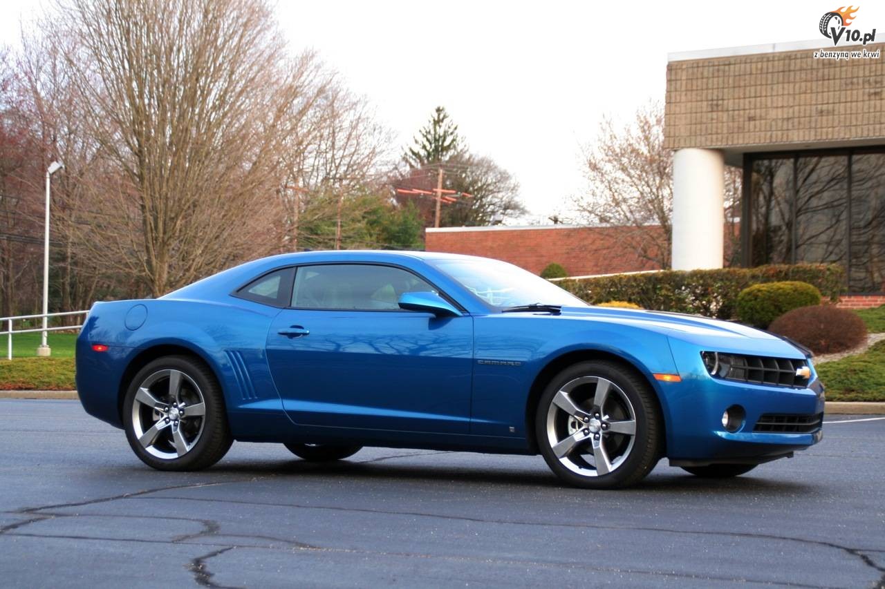 Ford Mustang V6 vs Chevrolet Camaro V6