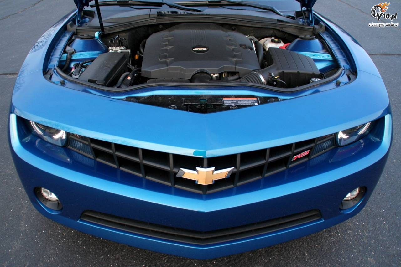 Ford Mustang V6 vs Chevrolet Camaro V6