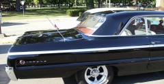 Chevy Impala pali gum... dosownie