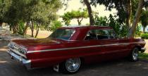 Chevy Impala pali gum... dosownie