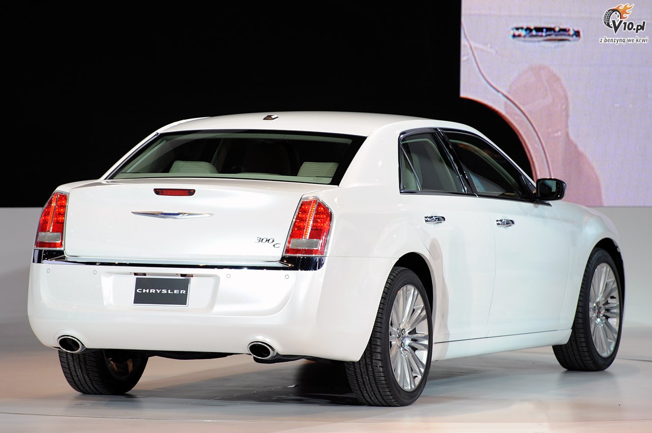 Chrysler 300 model 2011