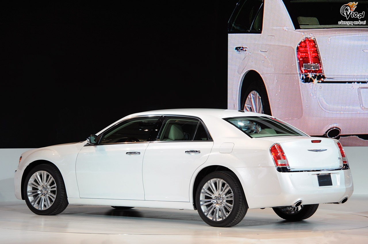 Chrysler 300 model 2011