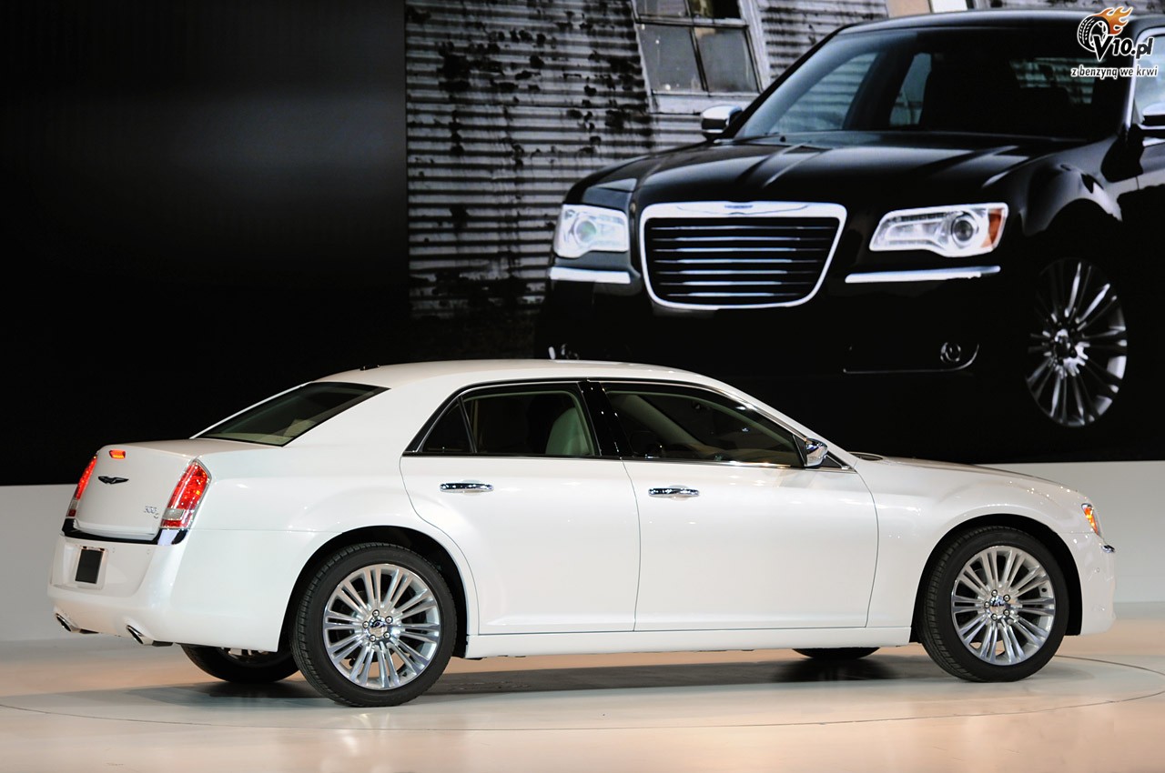 Chrysler 300 model 2011