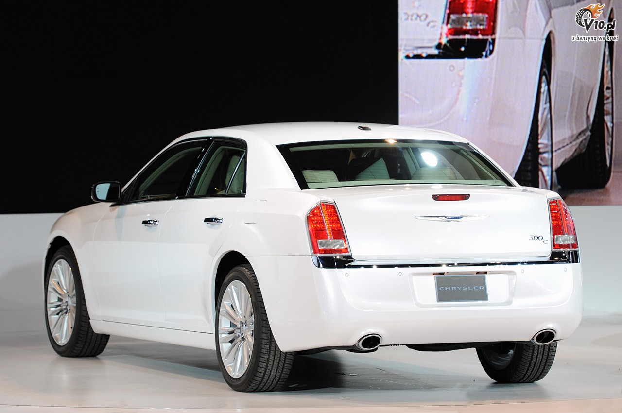 Chrysler 300 model 2011