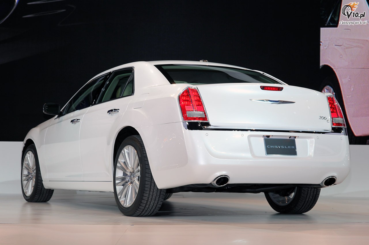 Chrysler 300 model 2011