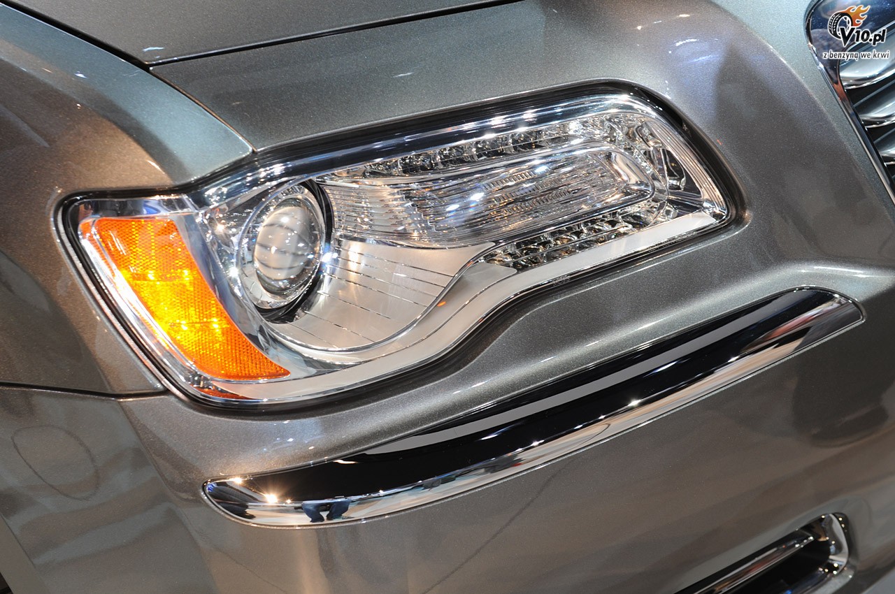 Chrysler 300 model 2011