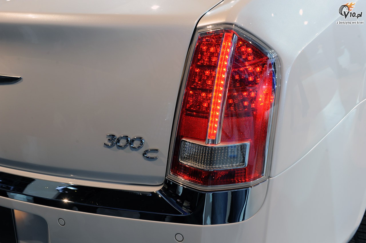 Chrysler 300 model 2011