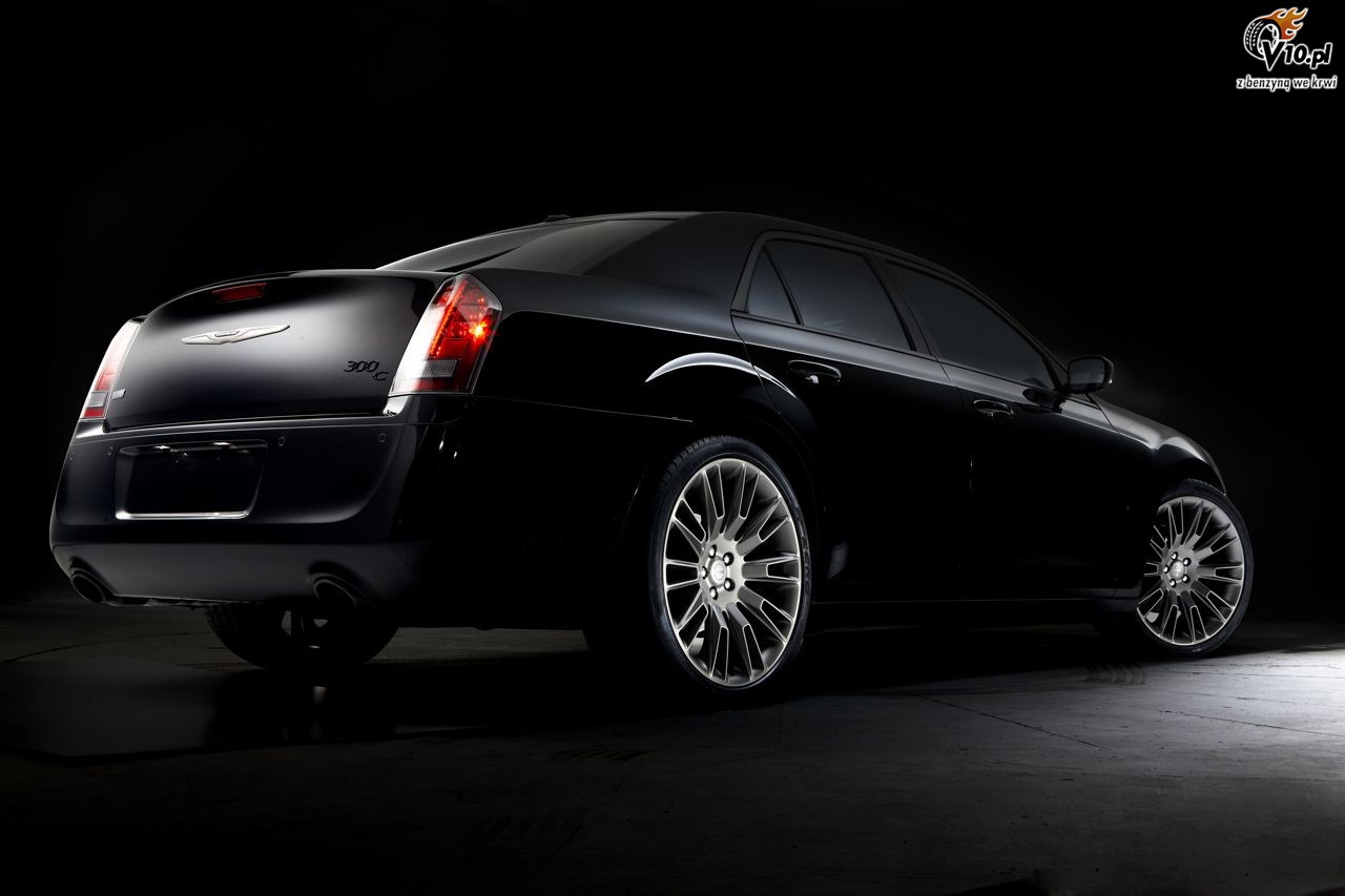 Chrysler 300C John Varvatos Edition