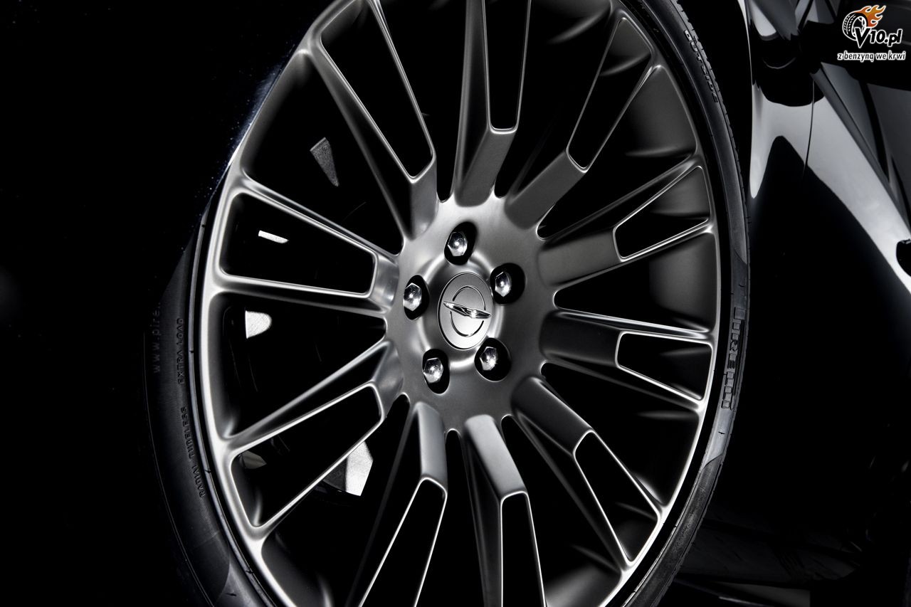 Chrysler 300C John Varvatos Edition